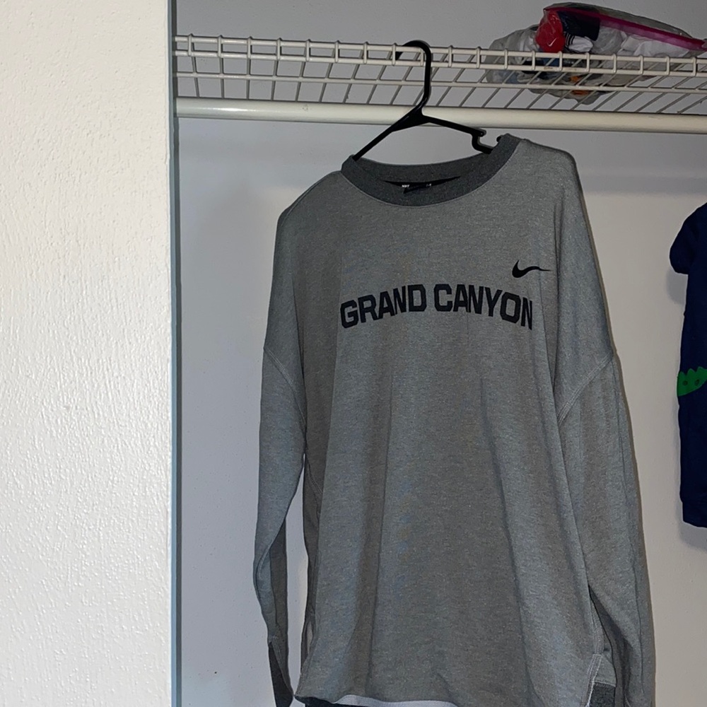Grey Nike COMFY Grand Canyon U crewneck sweatshirt w/ pockets
